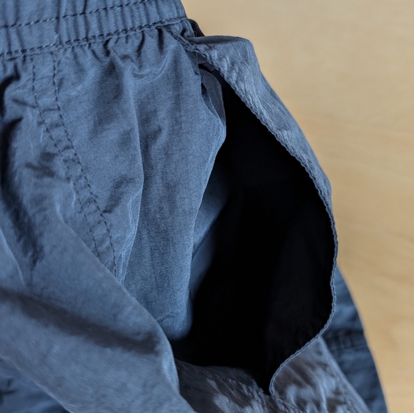 Tilley | Black Nylon Flat Front Shorts, Size M - Picture 6 of 8